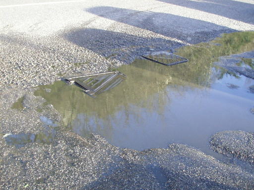 Pothole6.jpg (50695 bytes)